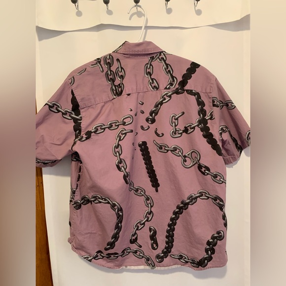 Raised by wolves chains shirts - Picture 2 of 2